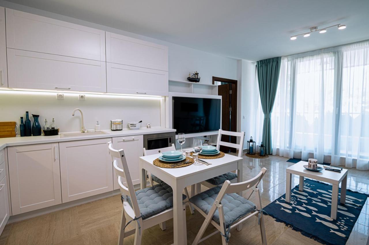 Stylish 1-Bd Apartment In St Constantine And Helena By Flat Mаnager Св. Св. Константин и Елена Екстериор снимка