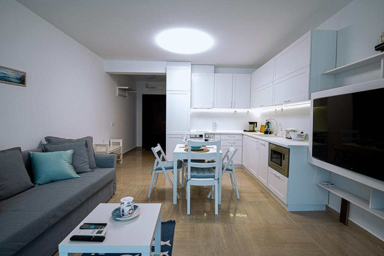 Stylish 1-Bd Apartment In St Constantine And Helena By Flat Mаnager Св. Св. Константин и Елена Екстериор снимка